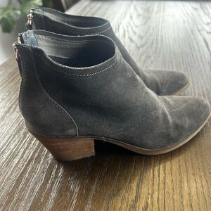Dolce‎ vita suede ankle boots block heels western gray casual